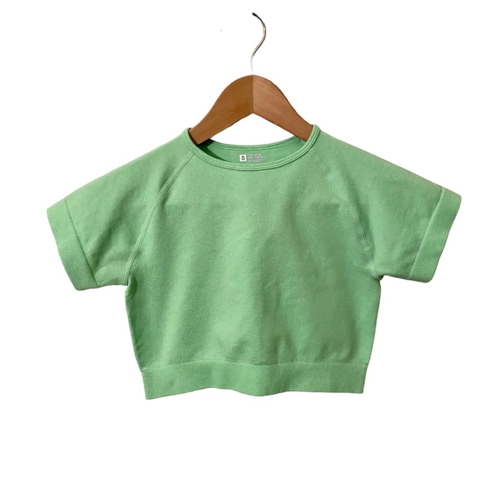 Women’s Short Sleeve Workout Crop Top